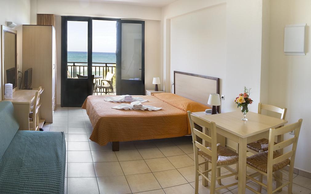 Margarita Beach Hotel Agia Marina Quarto foto